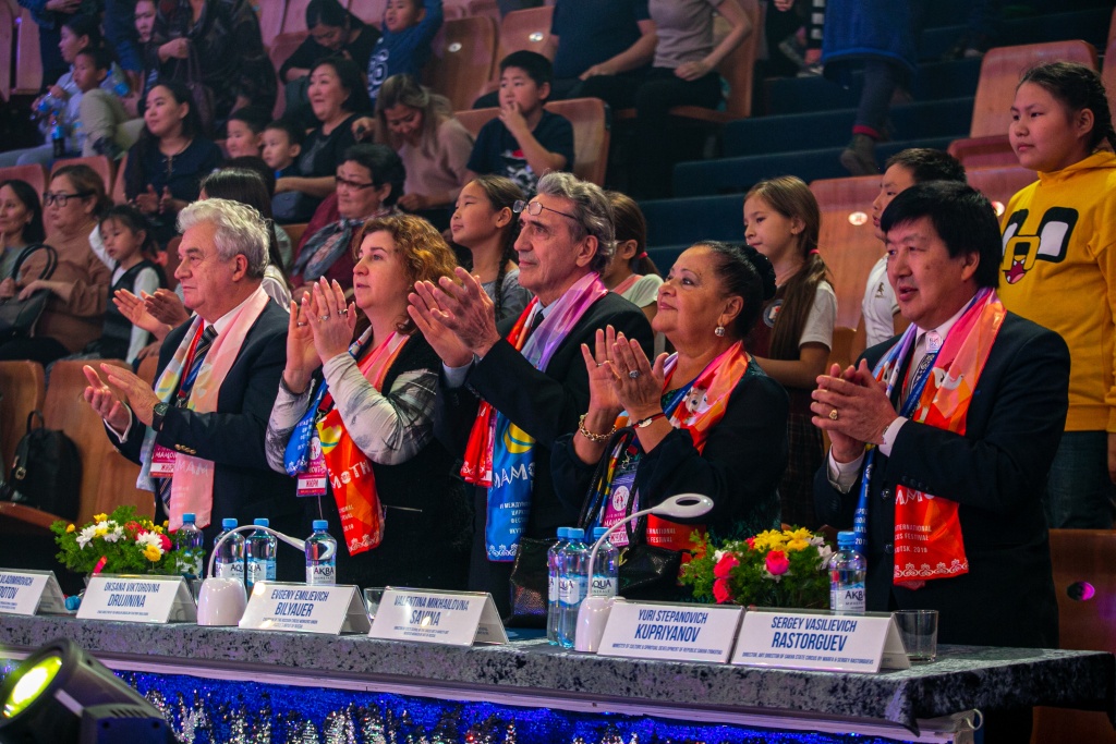 Международный цирковой фестиваль Мамонтенок 2019.jpg